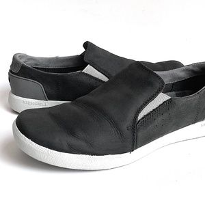 MERRELL Women's Slip On Sneakers. Black Leather. Size 8.5